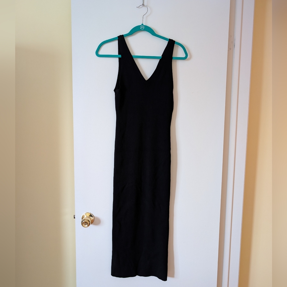 Aritzia Babaton V Neck Ribbed Dress